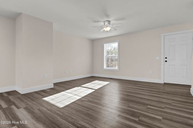 123 Penquin Place, Hampstead, NC 28443