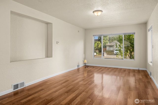 821 E 60th Street, Tacoma, WA 98404