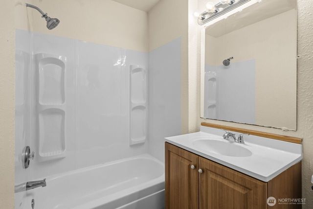 821 E 60th Street, Tacoma, WA 98404