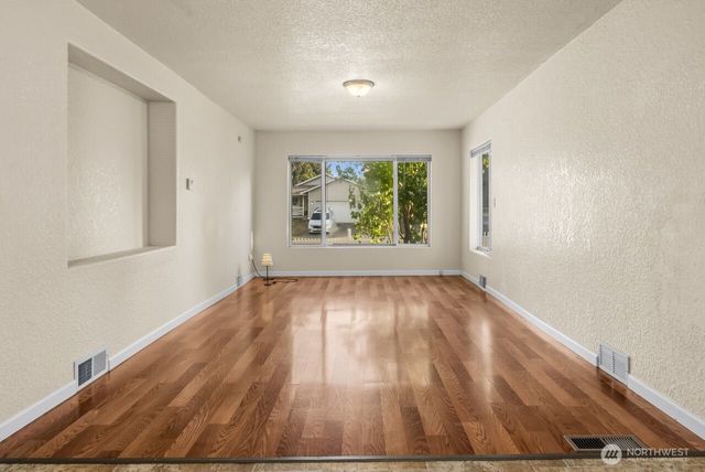 821 E 60th Street, Tacoma, WA 98404