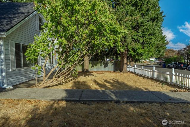 821 E 60th Street, Tacoma, WA 98404