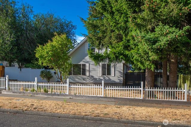 821 E 60th Street, Tacoma, WA 98404