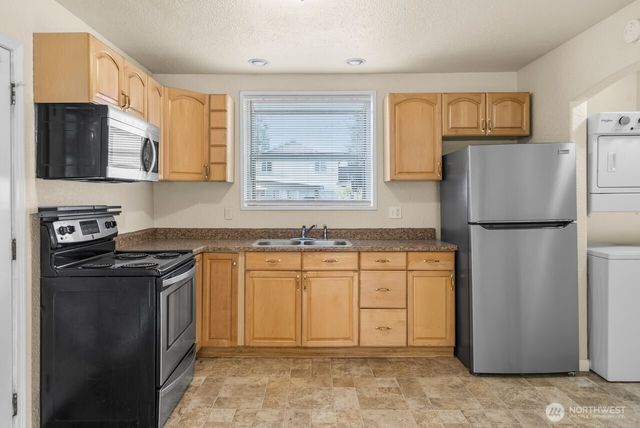 821 E 60th Street, Tacoma, WA 98404