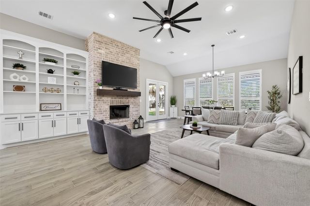 87 Waterford Way, Montgomery, TX 77356