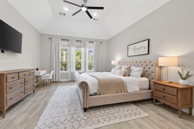 87 Waterford Way, Montgomery, TX 77356