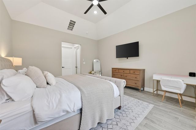 87 Waterford Way, Montgomery, TX 77356