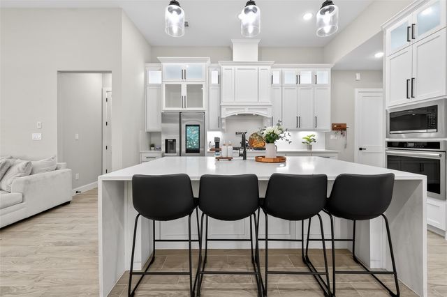 87 Waterford Way, Montgomery, TX 77356