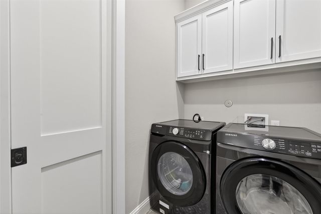 87 Waterford Way, Montgomery, TX 77356