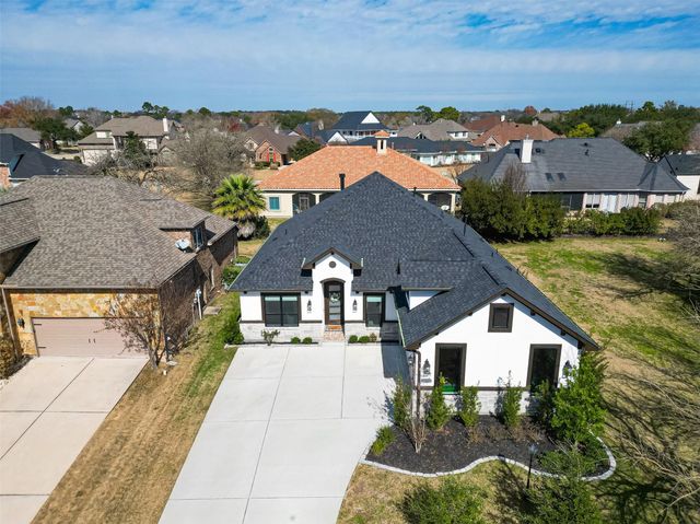 87 Waterford Way, Montgomery, TX 77356