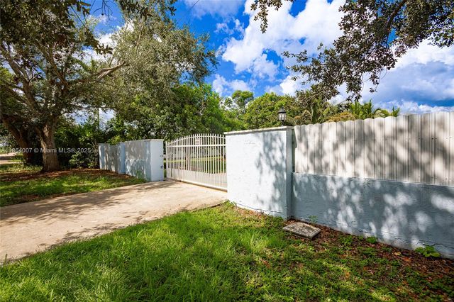 36520 SW 214th Ave, Homestead, FL 33034