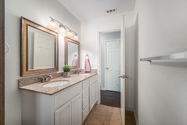 5816 Whitman Avenue, Fort Worth, TX 76133