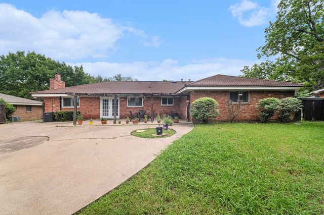 5816 Whitman Avenue, Fort Worth, TX 76133