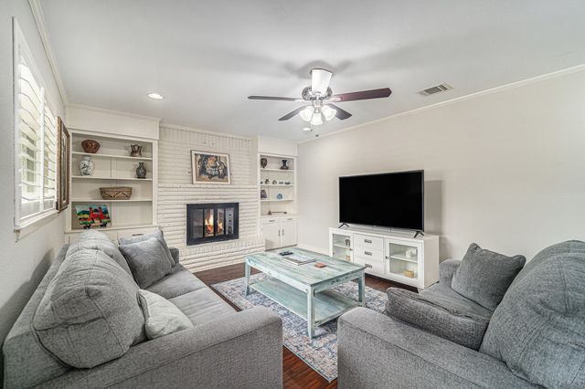 5816 Whitman Avenue, Fort Worth, TX 76133