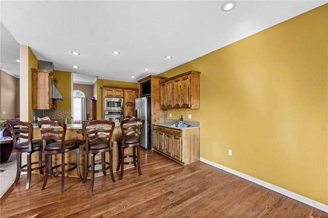201 E PEACH TREE Lane, Gardner, KS 66030