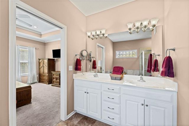 201 E PEACH TREE Lane, Gardner, KS 66030