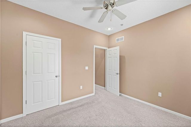 201 E PEACH TREE Lane, Gardner, KS 66030