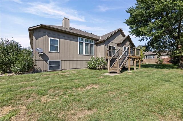 201 E PEACH TREE Lane, Gardner, KS 66030