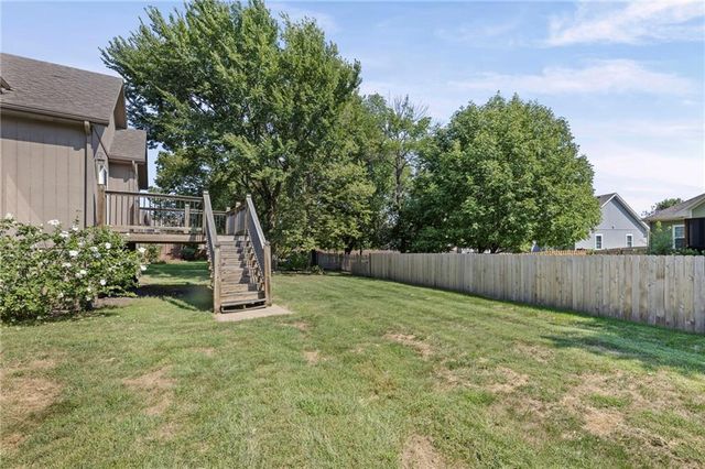 201 E PEACH TREE Lane, Gardner, KS 66030