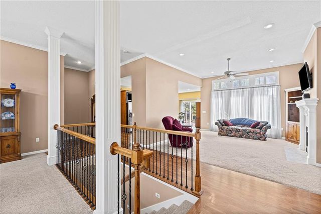 201 E PEACH TREE Lane, Gardner, KS 66030
