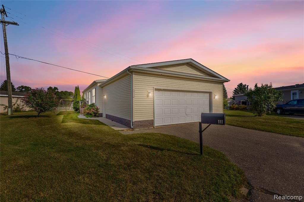 111 Riviera, Oakland, MI 48371