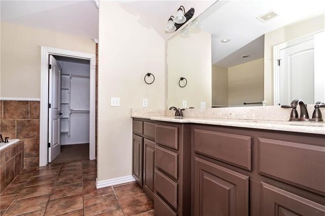525 Rupple Road, Fayetteville, AR 72704