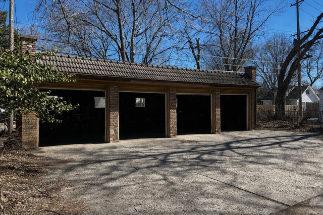 2123 Douglas Street, Rockford, IL 61103