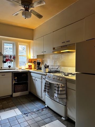 2123 Douglas Street, Rockford, IL 61103