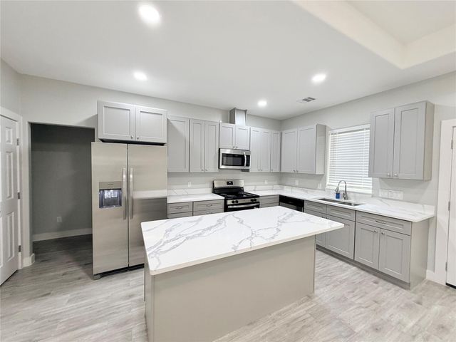 1214 Road 5203, Cleveland, TX 77327