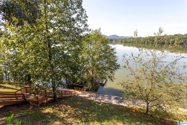 1261 LAKEMONT DRIVE, Southside, AL 35907