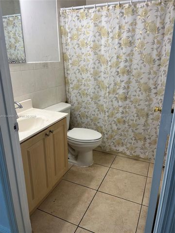 2185 NW 16th Ter 10, Miami, FL 33125