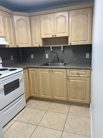 2185 NW 16th Ter 10, Miami, FL 33125