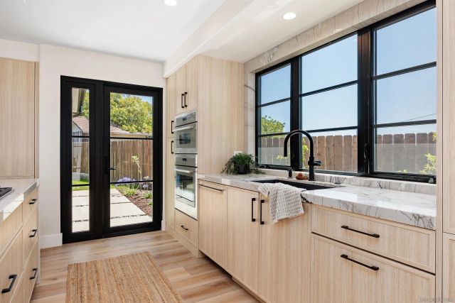 227 Hill Dr, Vista, CA 92083