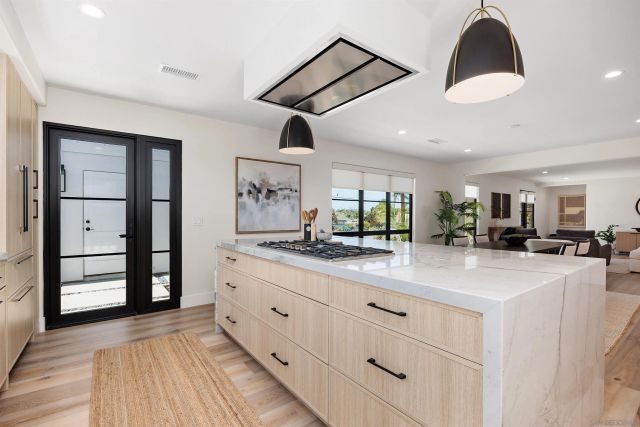 227 Hill Dr, Vista, CA 92083
