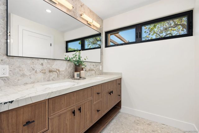 227 Hill Dr, Vista, CA 92083
