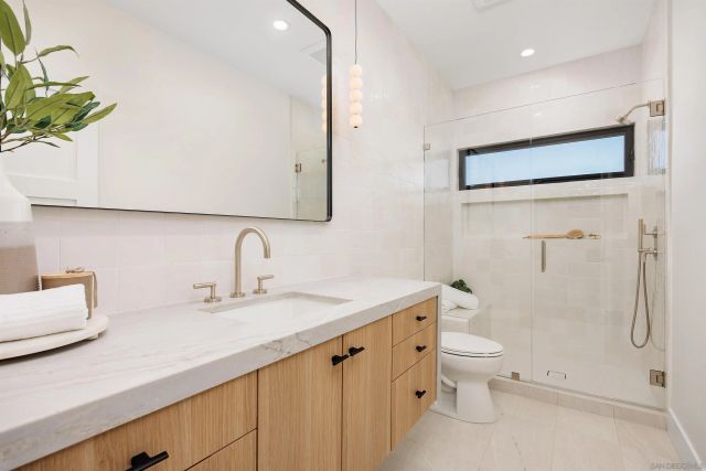 227 Hill Dr, Vista, CA 92083