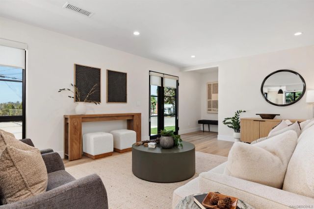 227 Hill Dr, Vista, CA 92083