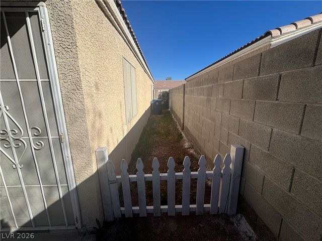 5111 Mascaro Drive, Las Vegas, NV 89122