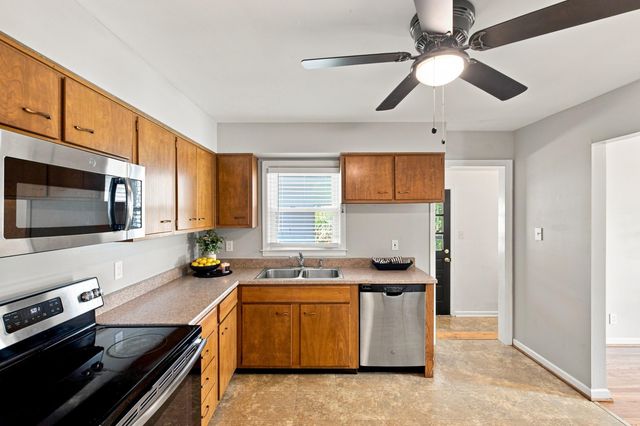 1907 Port Royal Court, Lexington, KY 40504