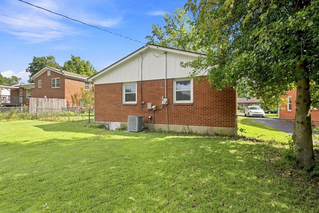 1907 Port Royal Court, Lexington, KY 40504