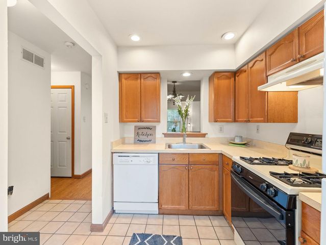 3664 NANCY WARD CIR, Doylestown, PA 18902