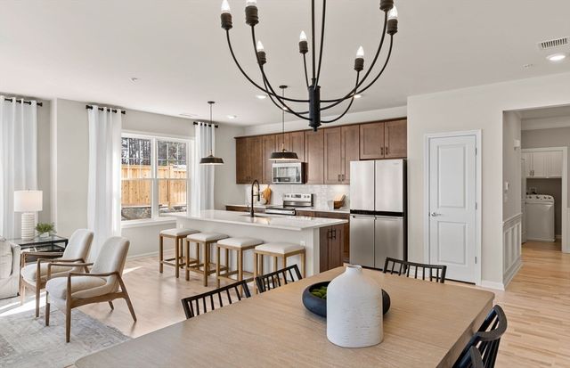 5 Peters Farm Way 206, Westborough, MA 01581