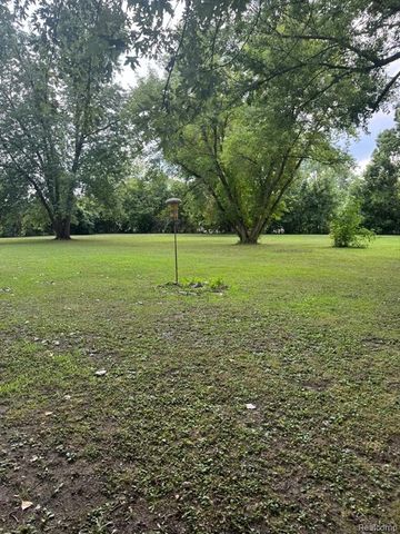 574 Wilson Avenue, Mount Morris, MI 48458
