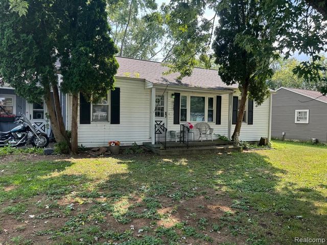 574 Wilson Avenue, Mount Morris, MI 48458
