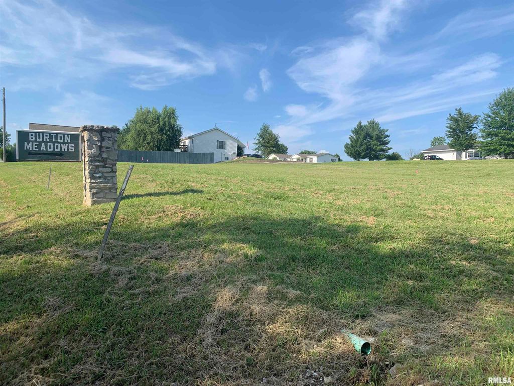 1019 Burton Meadows Road, Quincy, IL 62305