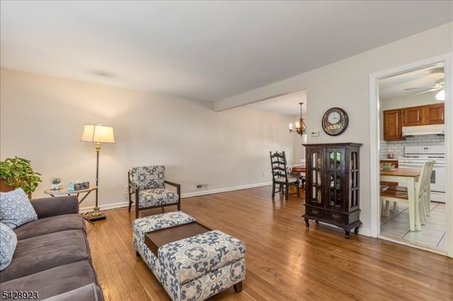 2107 Meadowview Rd, Scotch Plains Twp., NJ 07076