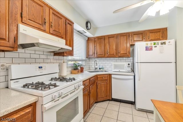 2107 Meadowview Rd, Scotch Plains Twp., NJ 07076