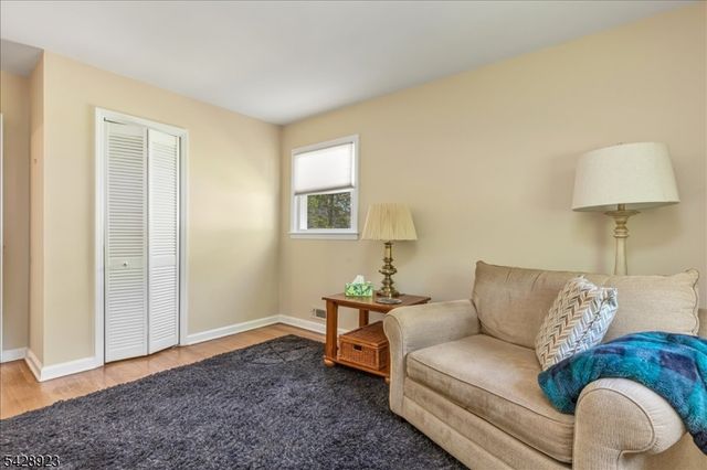2107 Meadowview Rd, Scotch Plains Twp., NJ 07076