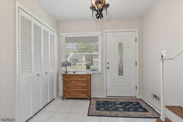 2107 Meadowview Rd, Scotch Plains Twp., NJ 07076
