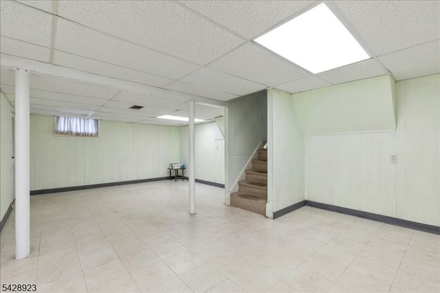 2107 Meadowview Rd, Scotch Plains Twp., NJ 07076