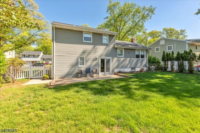 2107 Meadowview Rd, Scotch Plains Twp., NJ 07076